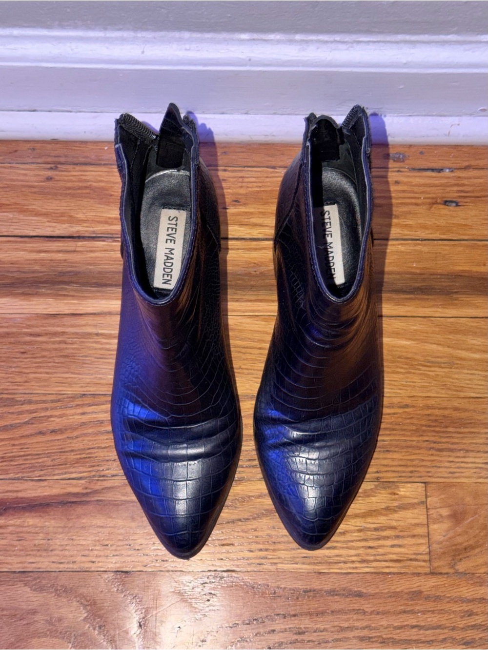 Steve Madden Black Croc-Embossed Pointed Chelsea Boots